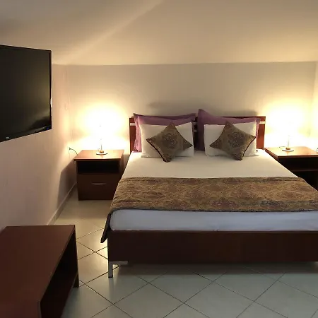 Ammouliani Hotel מלון