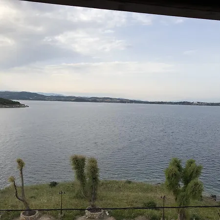 Ammouliani Hotel מלון 3*