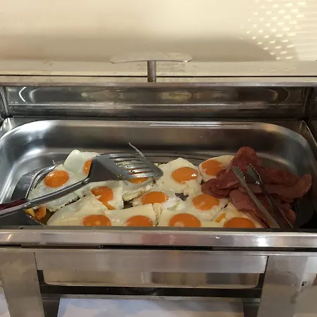 מלון Ammouliani Hotel אמוליאני