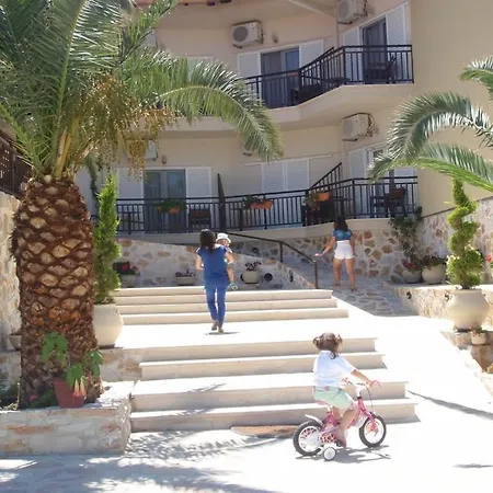 Ammouliani Hotel מלון